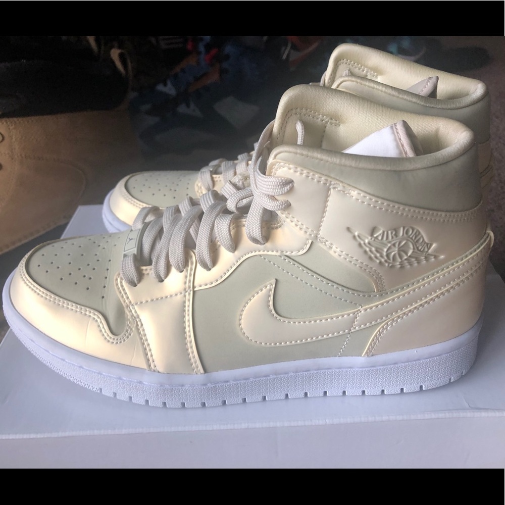 Wmns Air Jordan 1 Mid SE #CK6587-200 US Size 9